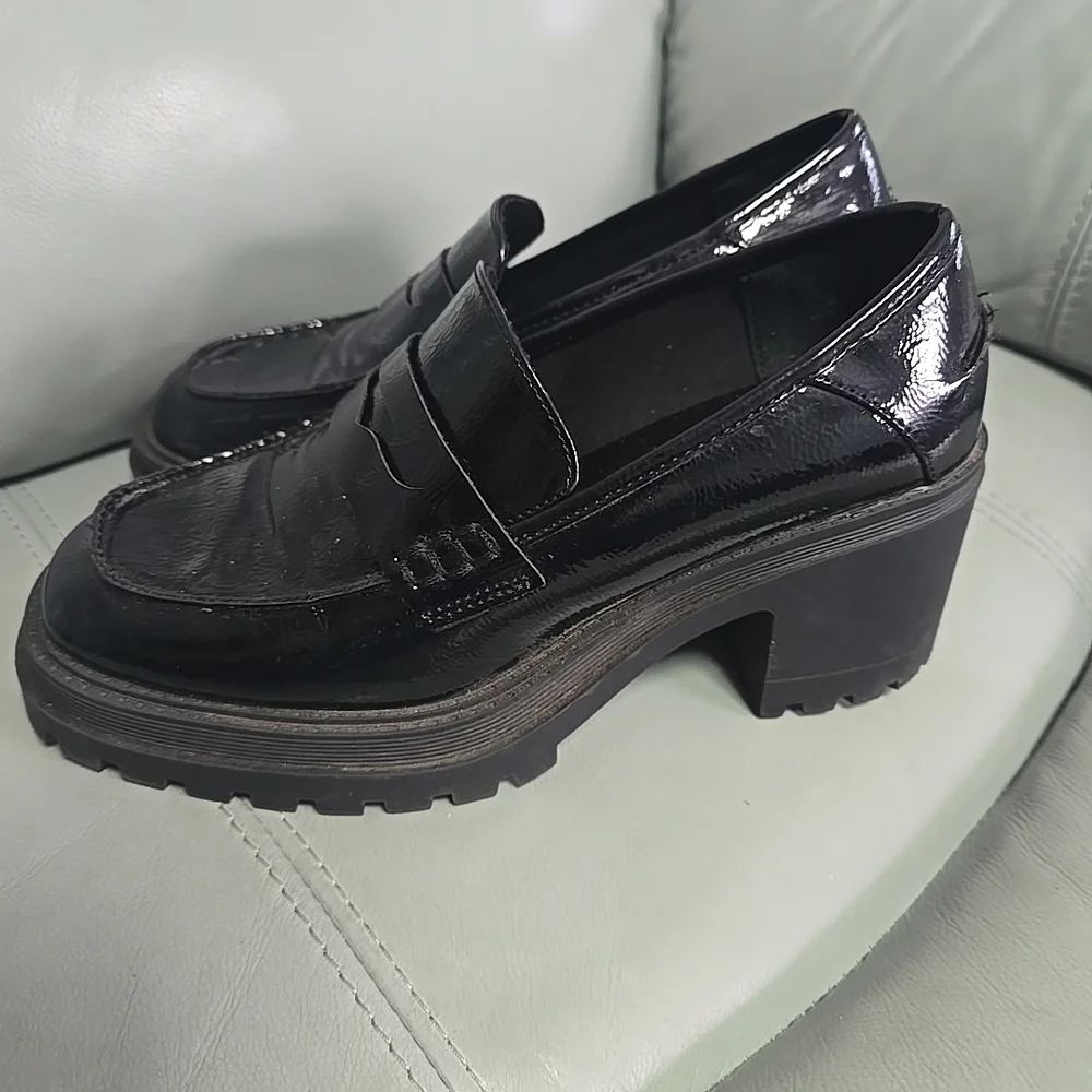Seychelles Womens Black Patent‎ Leather With Chunky Lug Sole Loafers Size 8.5